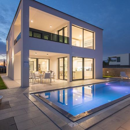 Luxury Villa Weiss - Malinska - Heated Pool - Central Floor Heating In Winter 外观 照片