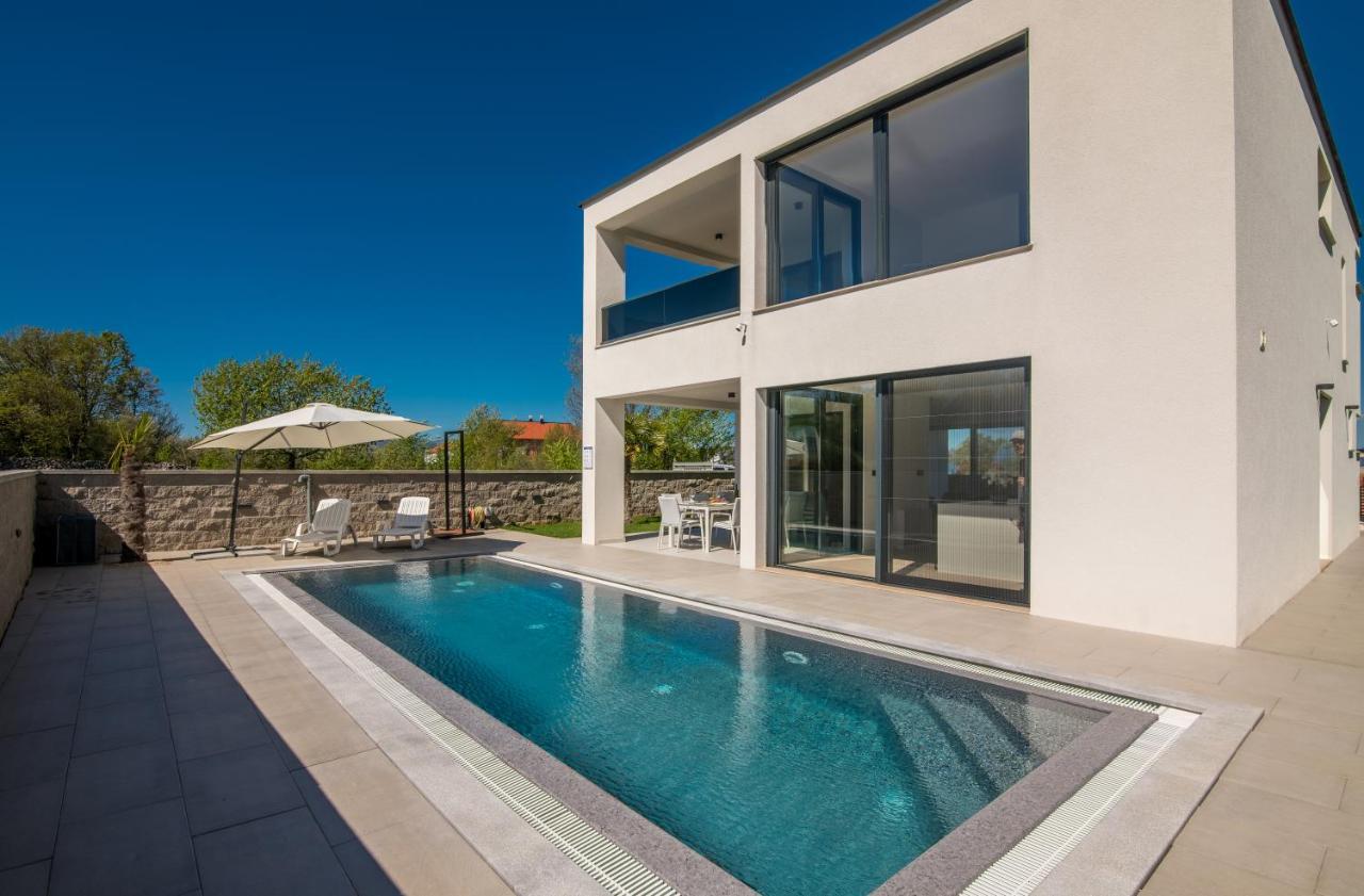 Luxury Villa Weiss - Malinska - Heated Pool - Central Floor Heating In Winter 外观 照片