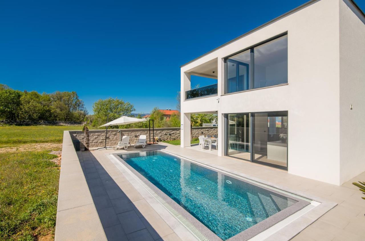 Luxury Villa Weiss - Malinska - Heated Pool - Central Floor Heating In Winter 外观 照片