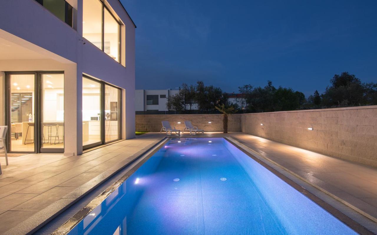Luxury Villa Weiss - Malinska - Heated Pool - Central Floor Heating In Winter 外观 照片