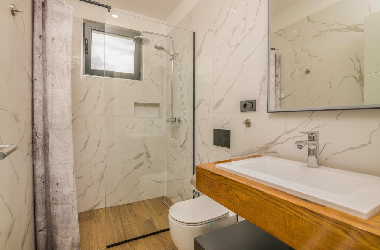 Luxury Villa Weiss - Malinska - Heated Pool - Central Floor Heating In Winter 外观 照片
