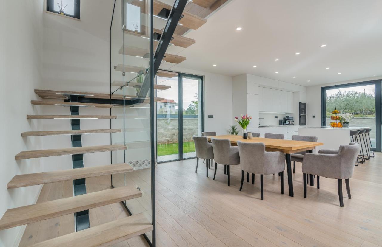 Luxury Villa Weiss - Malinska - Heated Pool - Central Floor Heating In Winter 外观 照片