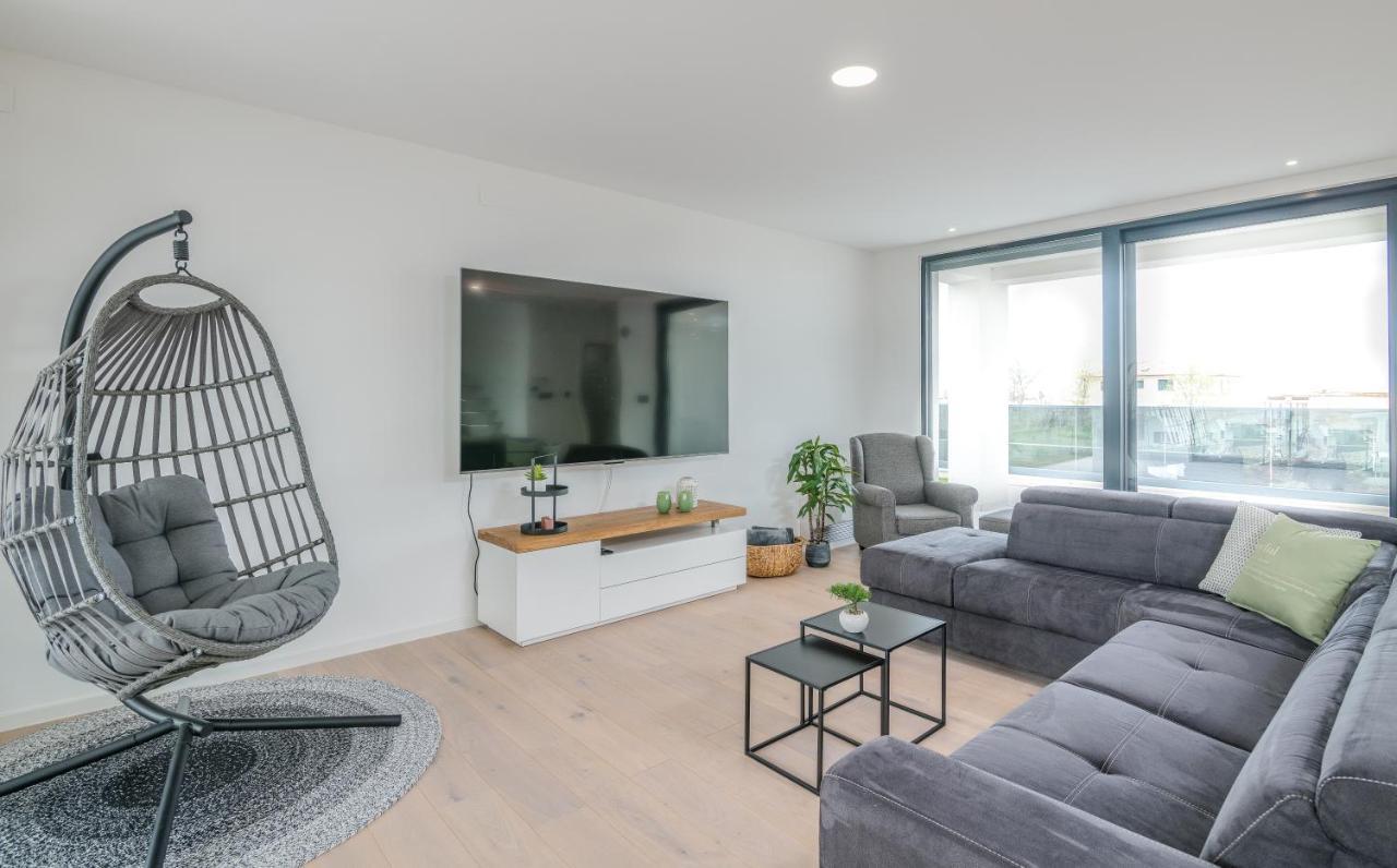 Luxury Villa Weiss - Malinska - Heated Pool - Central Floor Heating In Winter 外观 照片