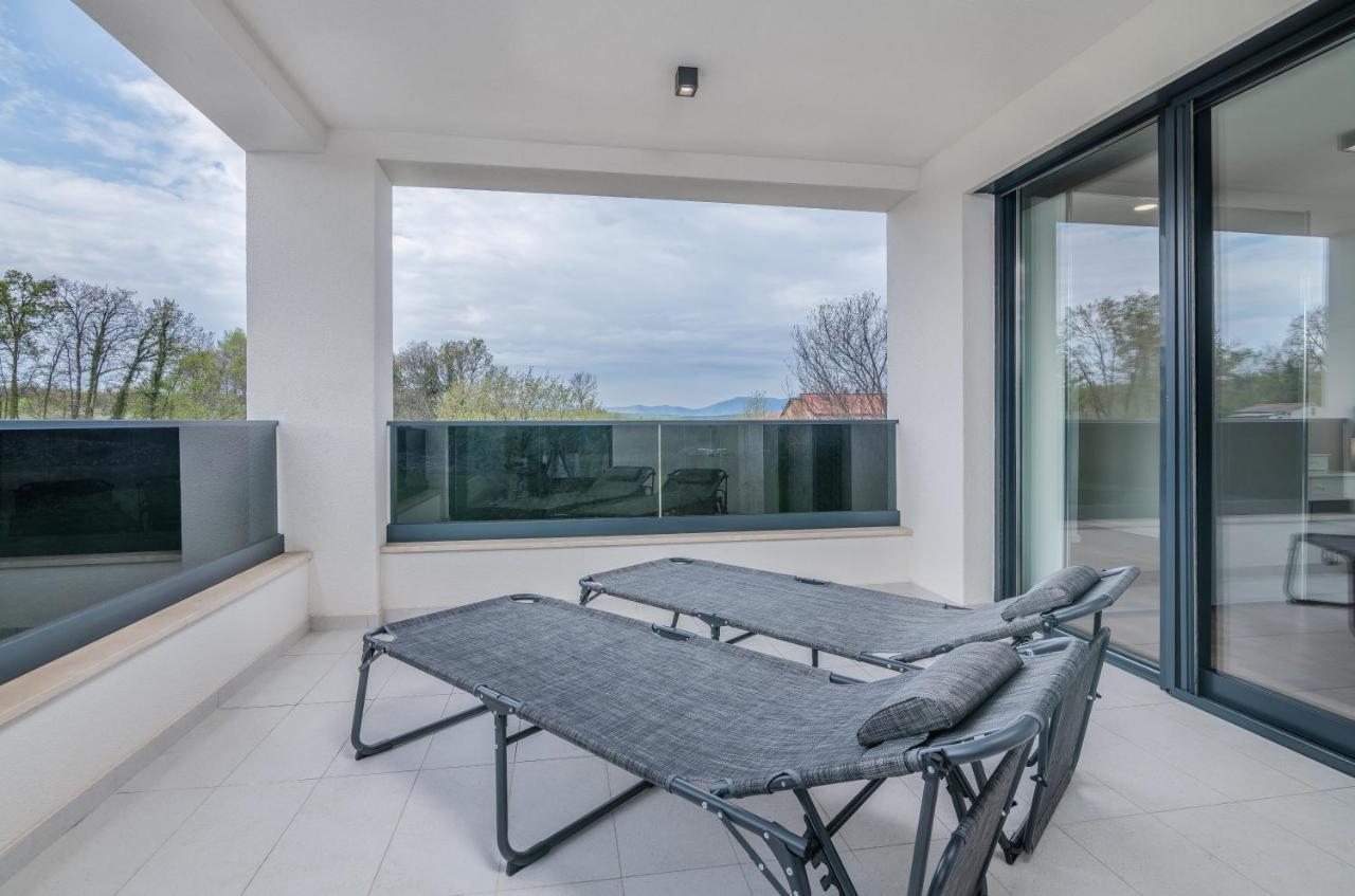 Luxury Villa Weiss - Malinska - Heated Pool - Central Floor Heating In Winter 外观 照片