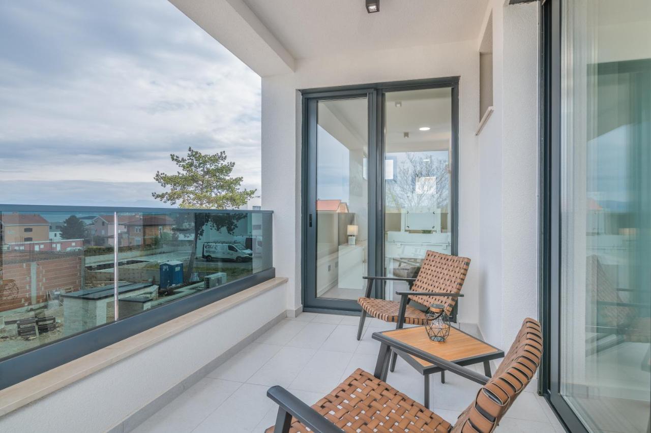 Luxury Villa Weiss - Malinska - Heated Pool - Central Floor Heating In Winter 外观 照片