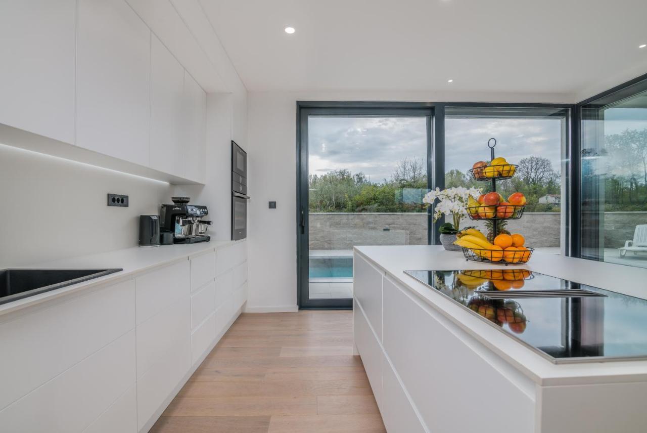 Luxury Villa Weiss - Malinska - Heated Pool - Central Floor Heating In Winter 外观 照片